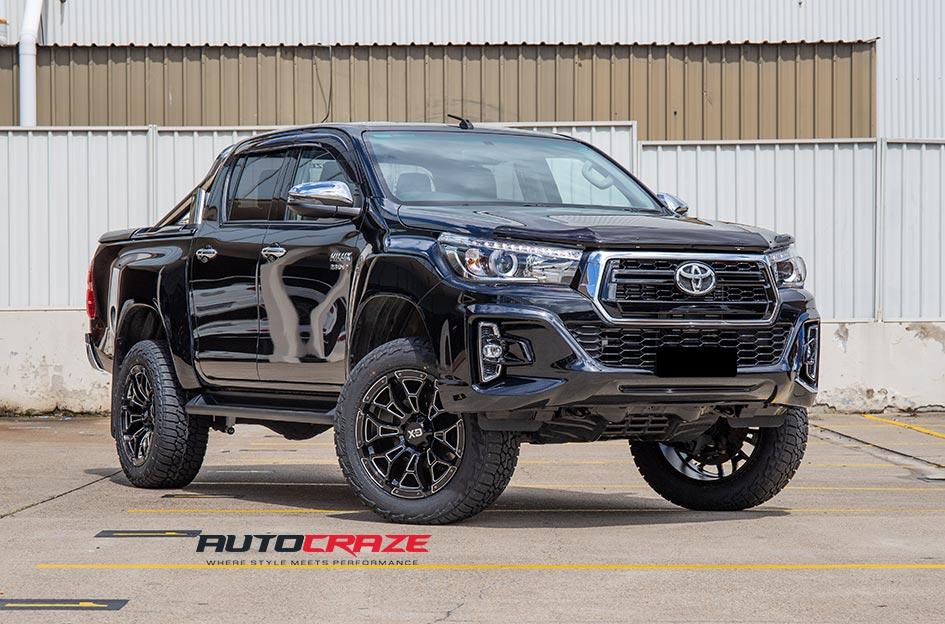 Toyota hilux black onyx